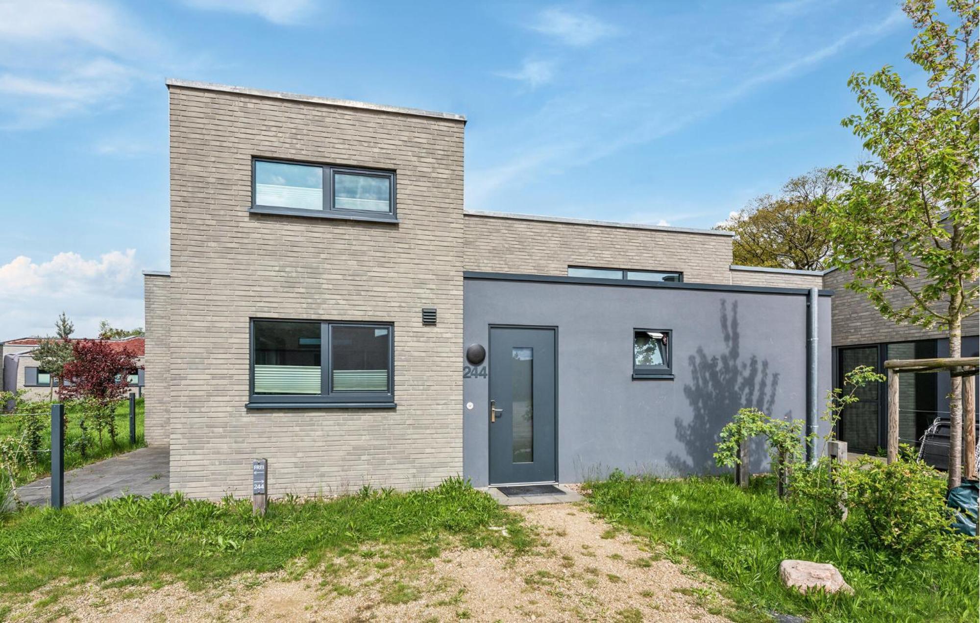 Nice Home In Lembruch-Duemmer See With Sauna エクステリア 写真